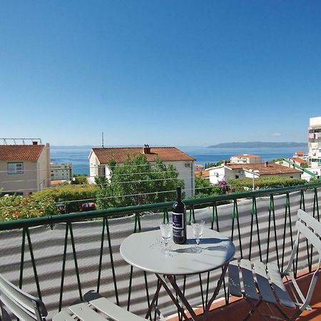 2 Bedroom Cozy Apartment In Makarska Exterior foto